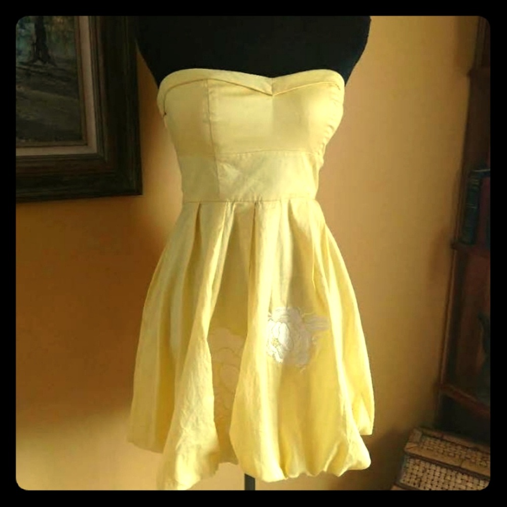 BOGO 1/2 OFF 💛XXI Strapless Yellow Sundress🌞